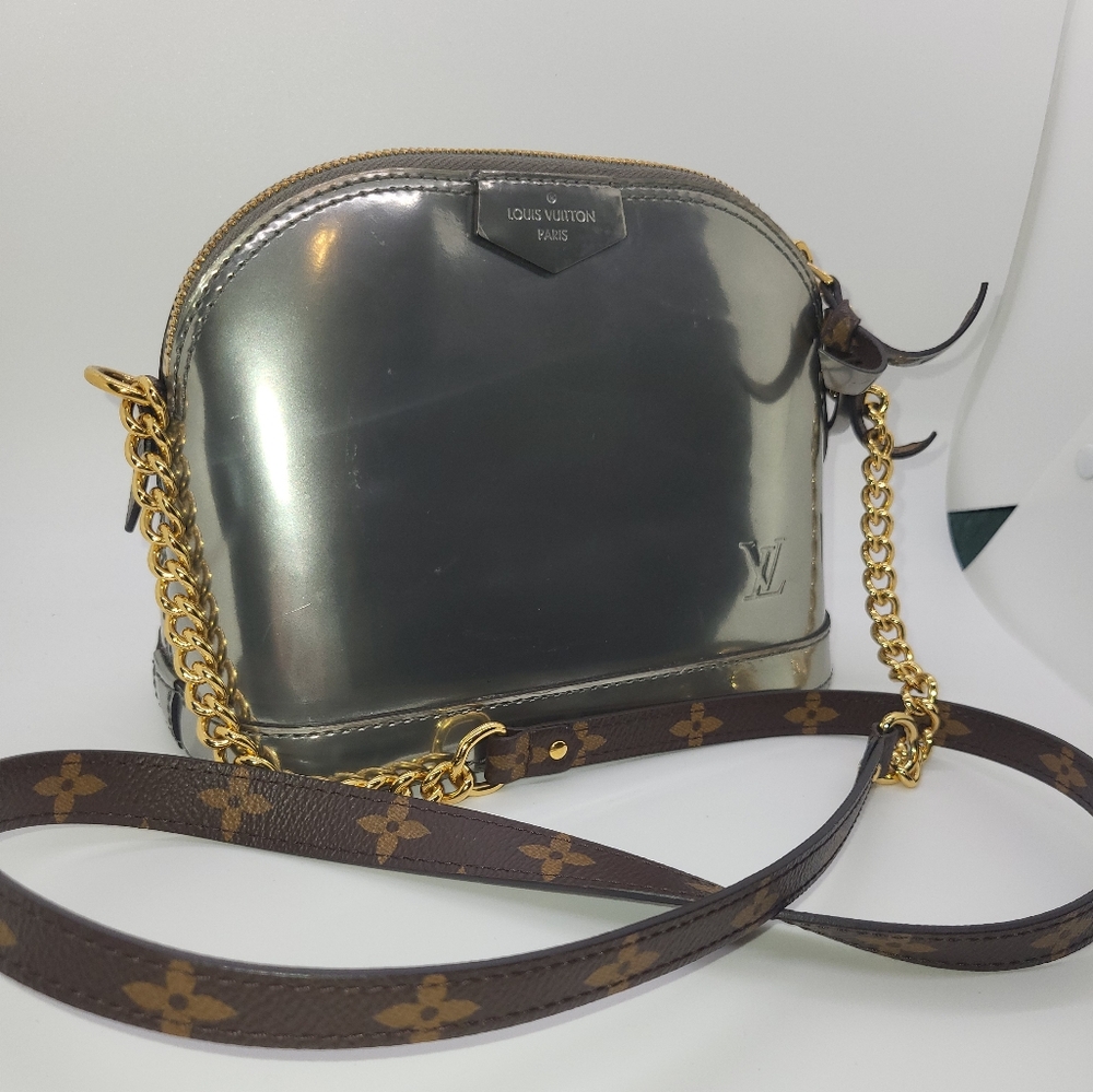 LOUIS VUITTON LV Gris Metal Miroir Vernis Mini Alma - Picture 4 of 15